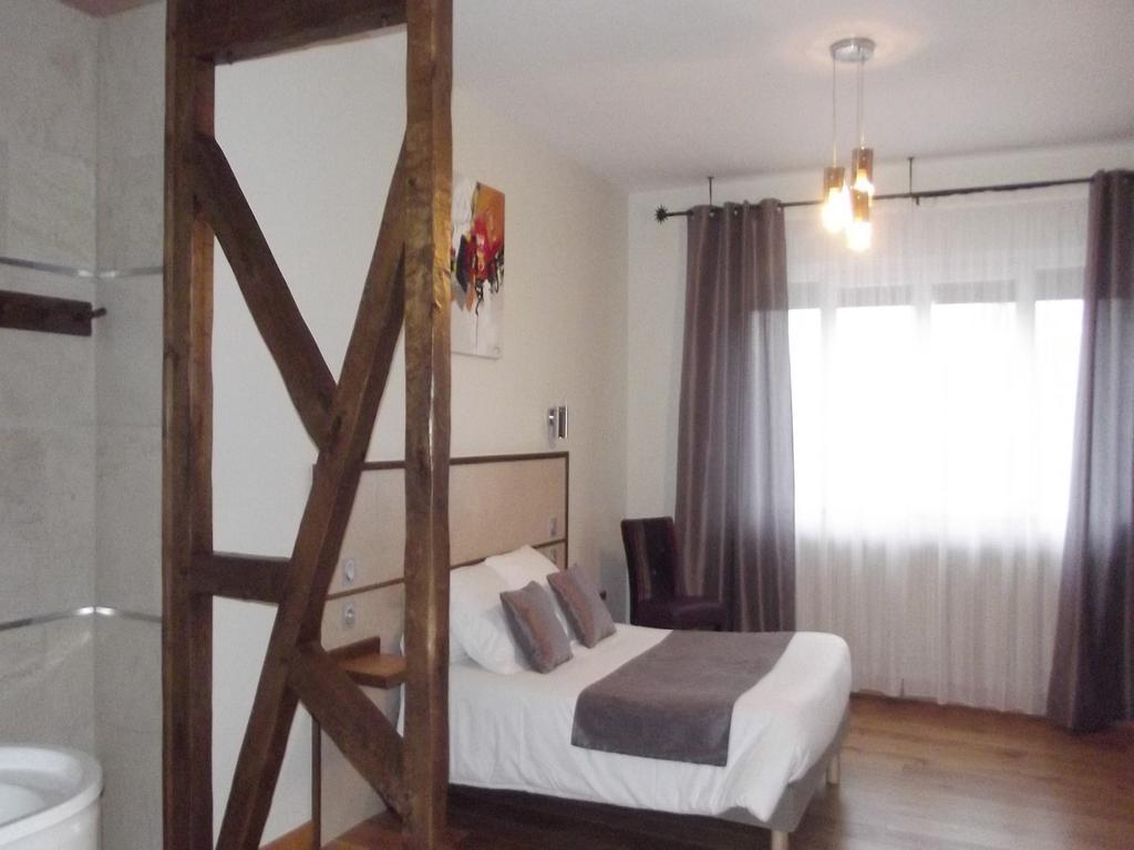 Auberge Des Moulins Pont-Les-Moulins Quarto foto